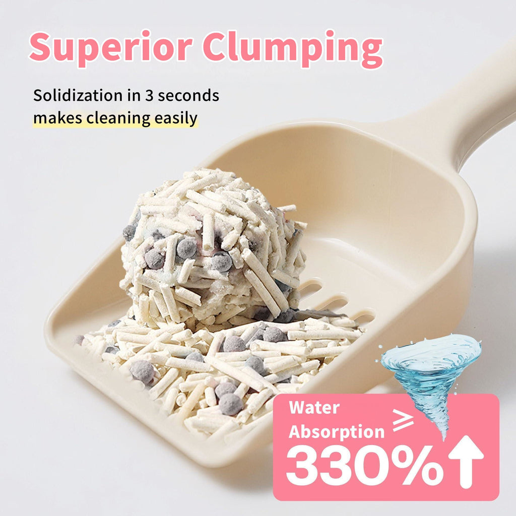 Beige scoop with clumped cat litter and text highlighting clumping properties on a light background