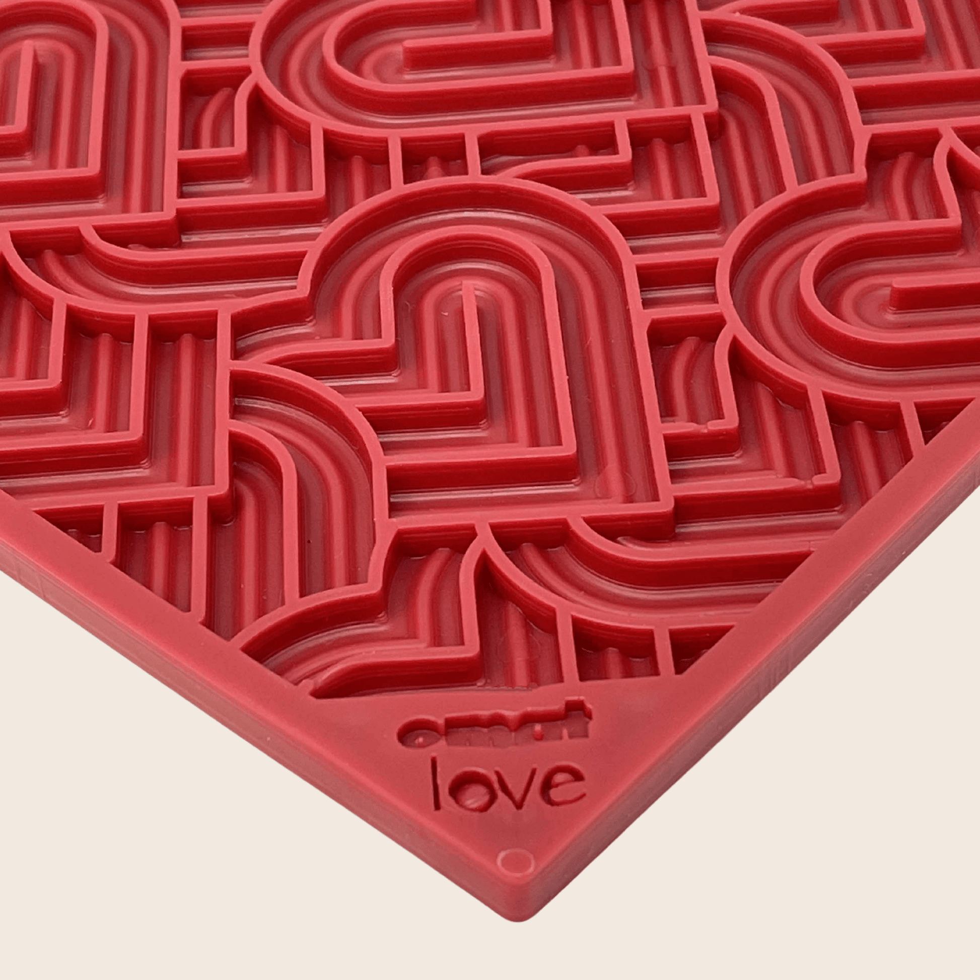 SodaPup Dog Lick Mats – Dog Lick Mats Large Red Hearts Closeup2