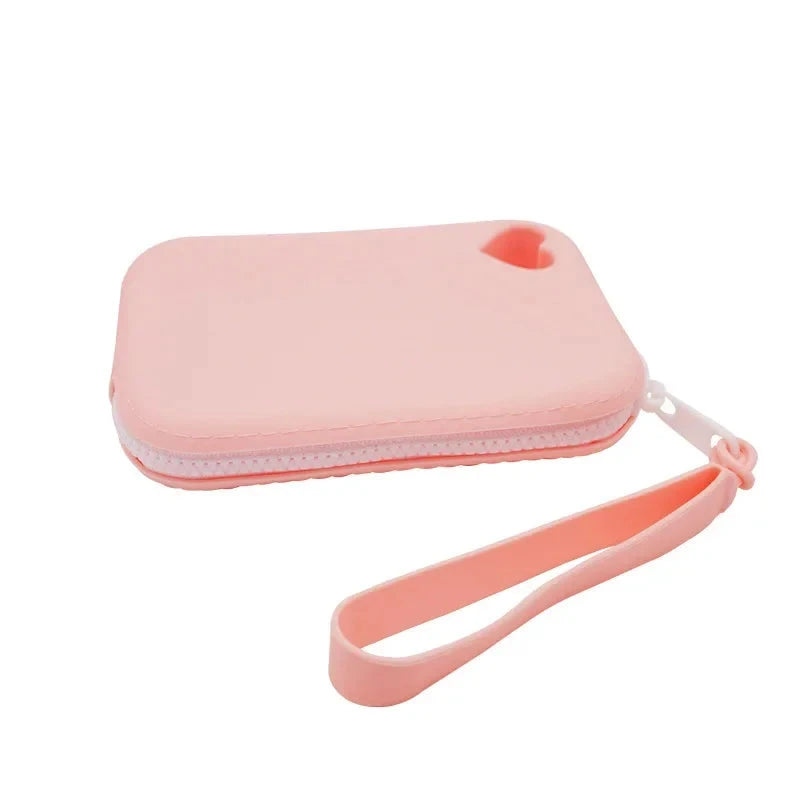 Portable Silicone Dog Treat Pouch – Hands-Free Waterproof Training Bag